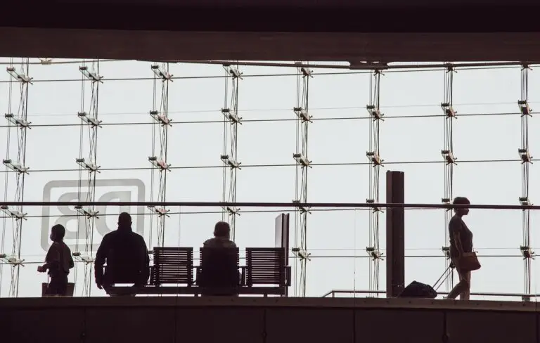 silhouettes, people, bank, suitcase, building, structure, to travel, station, wait, bank, bank, bank, bank, bank